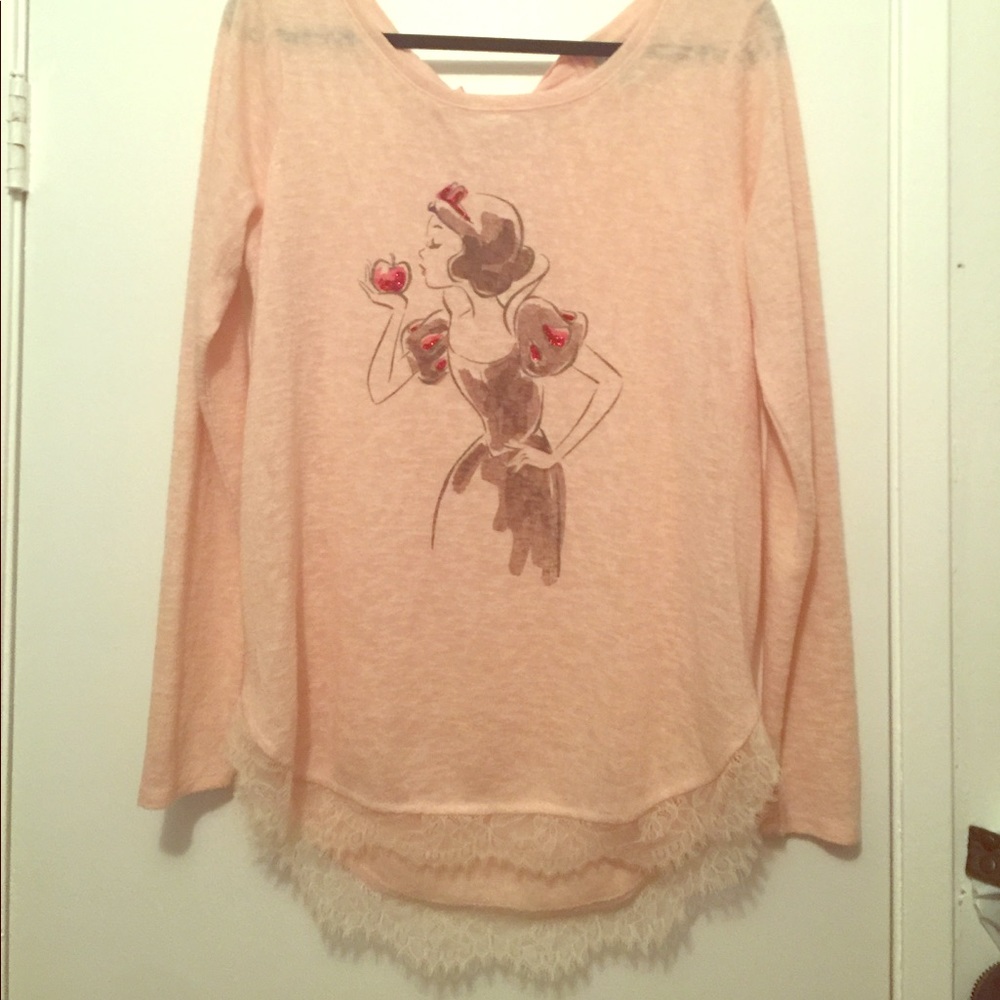 Super cute Disney Snow White flowy top